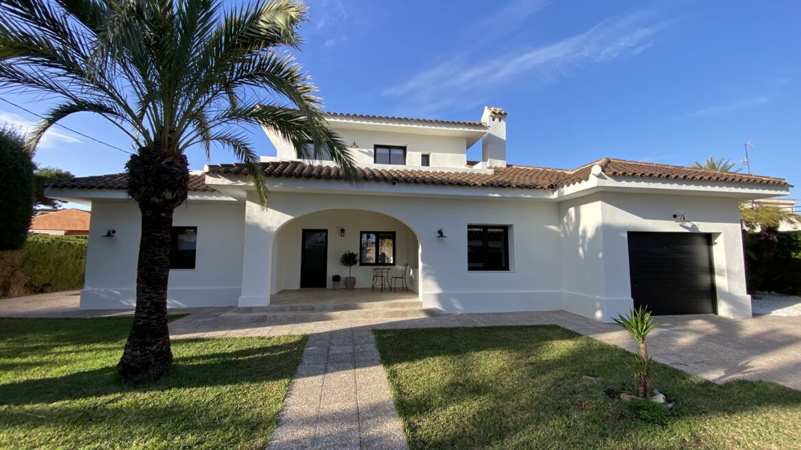 The Modern Mediterranean Villa